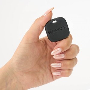 Boompods Boomtag Rechargeable 4 pcs. Black, Blue, White, Pink 3