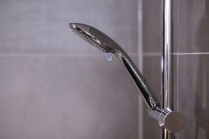 Słuchawka prysznicowa z funkcją oszczędzania wody, Ø 9,6 cm, 3 strumienie, WENKO 4