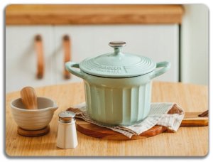 BUYDEEM Emaliowane naczynie żeliwne 1,8L, model CP541, kolor Cozy Greenish 7