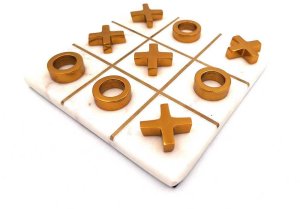 Kółko i krzyżyk na podstawie marmurowej dekoracja 1598 2