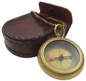 Kompas mosiężny z łańcuszkiem w skórzanym etui - Com-0470A 1