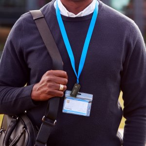 Pendrive ADATA UC320, 128 GB (UC320-128G-RBK/BK) 4