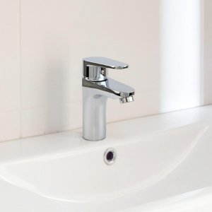 Bateria umywalkowa w komplecie z automatycznym korkiem klik klak bez przelewu chrom - Yoka 2