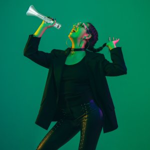 Mikrofon z głośnikiem do karaoke Party KAMIC kolor srebrny one size 11