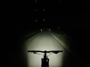 Lampka przednia do e-bike LUPINE SL NANO F WIRED 1000 Lumenów/130 Lux, Pilot sterowania na kablu, Fabryczne wyjście pod Shimano, Obejma 35mm (NEW) 19