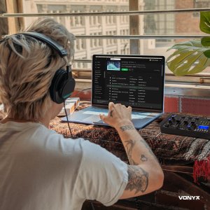 Mikser 4-kanałowy STM3030 VONYX one size 14