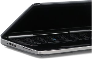 Laptop poleasingowy Dell Dell Precision 7520 i7-7820HQ 32GB 1TB SSD M.2 1920x1080 NVIDIA Quadro M2200 Klasa B Windows 10 Professional 7