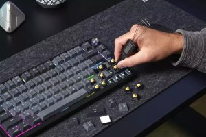 Klawiatura Corsair CORSAIR K65 Plus Wireless Mechanical Keyboard RGB LED podświetlenie MX Czerwony 3