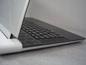 Dell Alienware x16 R2 Ultra 9 185H 32GB 1TB SSD RTX 4070 QHD+ 240Hz 8