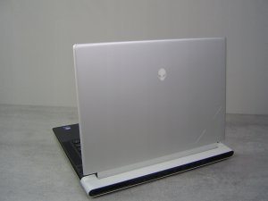 Dell Alienware x16 R2 Ultra 9 185H 32GB 1TB SSD RTX 4070 QHD+ 240Hz 9