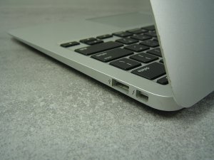 Apple MacBook Air 11'' 1,6 GHz 4GB 128SSD macOS 14