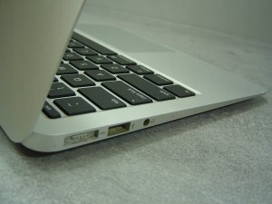 Apple MacBook Air 11'' 1,6 GHz 4GB 128SSD macOS 8