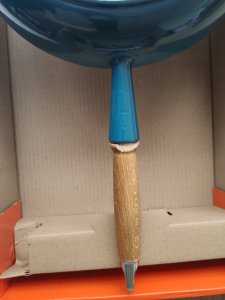 Le Creuset Cuguna panna ar koka rokturi O28cm zila 0024147324386 4