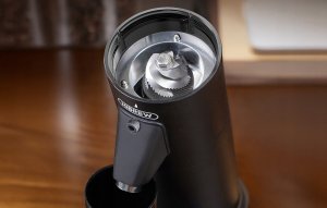 Elektryczny młynek żarnowy do kawy HiBREW G5 3