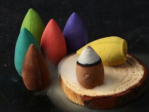 Kominek zapachowy ceramiczny wodospad kadzidło aromaterapia + 10 knotów 8