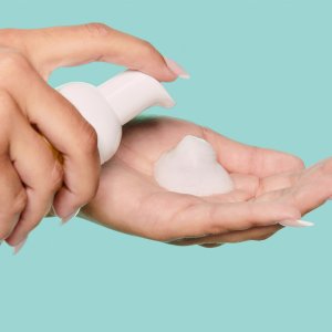 BENEFIT_The POREfessional Tight 'N Toned Pore-Refining AHA + PHA Toning Foam pianka do twarzy 60ml 2