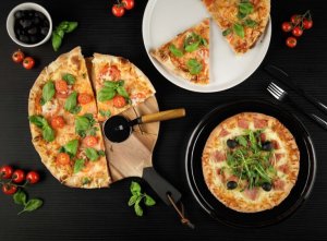 Deska do krojenia Springos Deska do pizzy z nożykiem 3