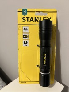 latarka stanley, regulacja strumienia, 650 lm, w zestawie 1 2