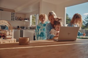 Laptop 2w1 HP x360 EliteBook 1040 G10 / BR4S8E8 / Intel i5-13 / 16GB / SSD 512GB / Intel Xe / WUXGA / Dotyk / Win 11 Pro 9