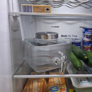 SŁÓJ SZKLANY 3l DO NAPOJÓW Z KRANIKIEM PŁASKI DO LODÓWKI 3