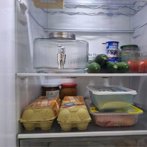 SŁÓJ SZKLANY 3l DO NAPOJÓW Z KRANIKIEM PŁASKI DO LODÓWKI 8