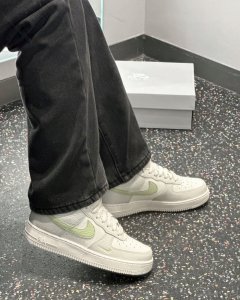 Nike Air Force 1 07 IB3881-001 białe 39 10