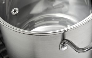 Garnek wysoki z pokrywką 2,7 L  Petite 5