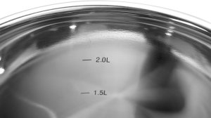 Garnek wysoki z pokrywką 2,7 L  Petite 9