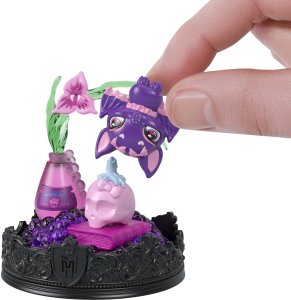 Monster High Monster Pet Keychains CDU 2