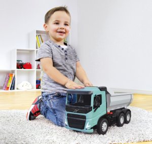 Wywrotka worxx volvo fmx w pudełku 3