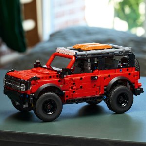 LEGO Technic SUV Ford Bronco® (42213) 9