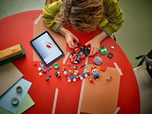 LEGO Super Mario Mario Kart™ — Interaktywna figurka LEGO® Mario™ i Standard Kart (72043) 4