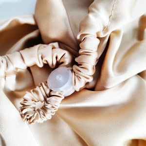 Satynowy czepek na włosy z regulacją Yeye Made in Nature Ciemno szary 4