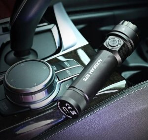 Latarka AceBeam E75 5000K Black 4