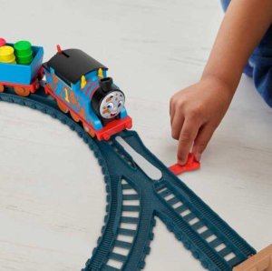 Zestaw z lokomotywš z napędem Tomek i Przyjaciele Błotna przygoda 4