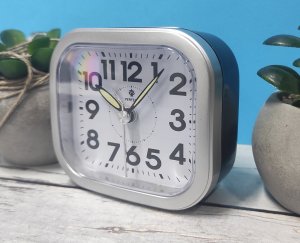 Budzik Perfect BB08006 srebrny 8 x 7 cm . 2