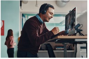 Poly Voyager Focus 2 Wireless Headset, Bluetooth, BT700 USB-C Adapter, USB-C/A Adapter, Black 5