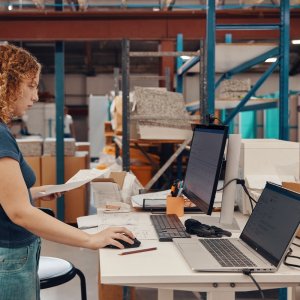 Laptop do pracy HP ProBook 460 G11 / A1LE0UT / Intel Ultra 7 / 64GB / SSD 2TB / Intel Graphics / WUXGA / Win 11 Pro / Srebrny 8