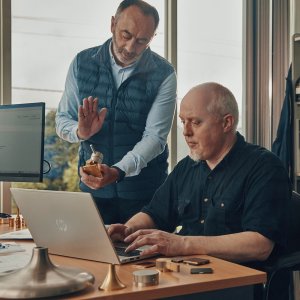 Laptop do pracy HP ProBook 460 G11 / A1LE0UT / Intel Ultra 7 / 64GB / SSD 2TB / Intel Graphics / WUXGA / Win 11 Pro / Srebrny 9