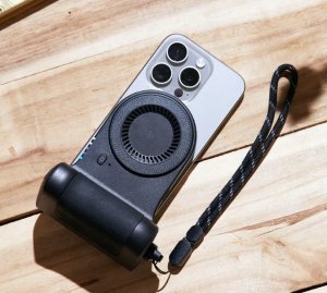 Adam Elements Selfie Shot Magnetic Hand Grip - magnetyczny uchwyt do ręki z powerbankiem 5000mAh czarny - Gwarancja bezpieczeństwa. Proste raty. Bezpłatna wysyłka od 170 zł. 7