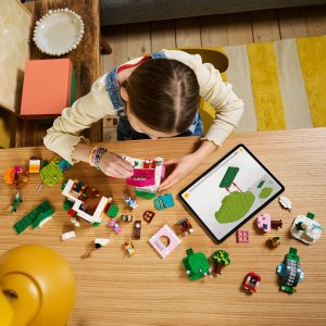 LEGO Animal Crossing Kreatywne domy: Pory zabawy (77057) 4