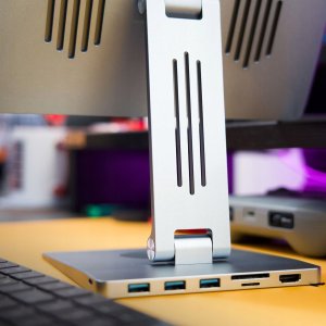 YSN 04 TASK Podstawka /hub iPad 11" 5