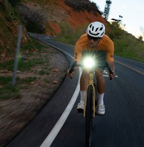 Zestaw MAGICSHINE Lampka przednia ALLTY 1200U + Lampka tylna SEEMEE 50V2.0, Zestaw lampek + Uchwyt + Pilot (NEW 2026) 2