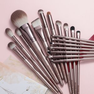 Eigshow Beauty Zestaw 18 pędzli Morning Glory z Eui 3