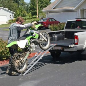 RAMPY RAMPA ZAŁADUNKOWA NAJAZDY SZYNY SKŁADANE ALUMINIOWE 680KG 195CM 28CM 3