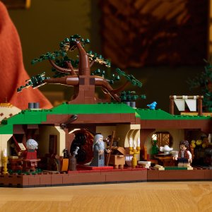 LEGO Icons Władca pierścieni: Shire™ (10354) 2