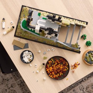 LeanToys Klocki Architecture 21063 Zamek Neuschwanstein LEGO 5