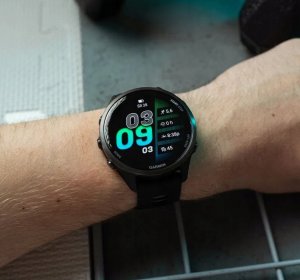 Garmin Forerunner® 970 Carbon Grey DLC Titanium with Black Case and Black/Translucent Whitestone Band 8