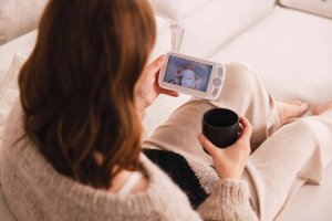 MOMINI - ELEKTRONICZNA NIANIA BLISS EYE 6