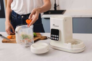 MOMINI - MULTIBLENDER PAROWY Z FUNKCJĄ PODGRZEWANIA BUTELEK 7W1 MINI CHEF 8